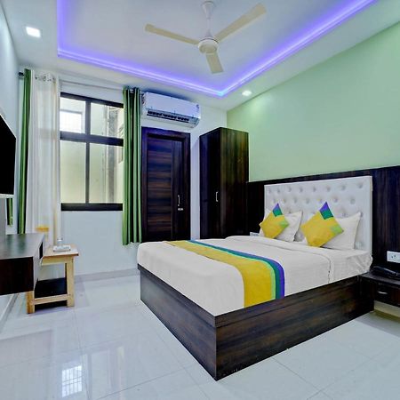 Hotel The Orient Tree, Agra アーグラ エクステリア 写真