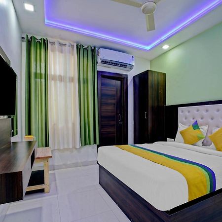 Hotel The Orient Tree, Agra アーグラ エクステリア 写真