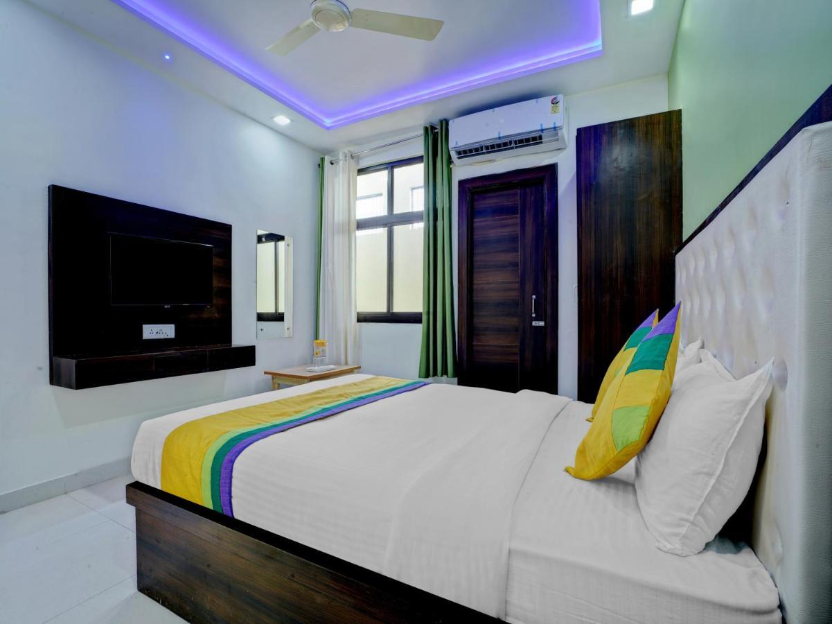 Hotel The Orient Tree, Agra アーグラ エクステリア 写真