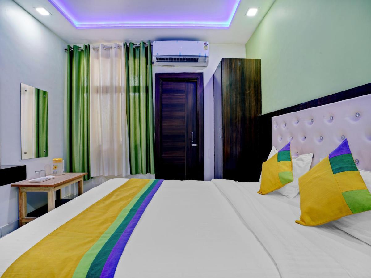 Hotel The Orient Tree, Agra アーグラ エクステリア 写真