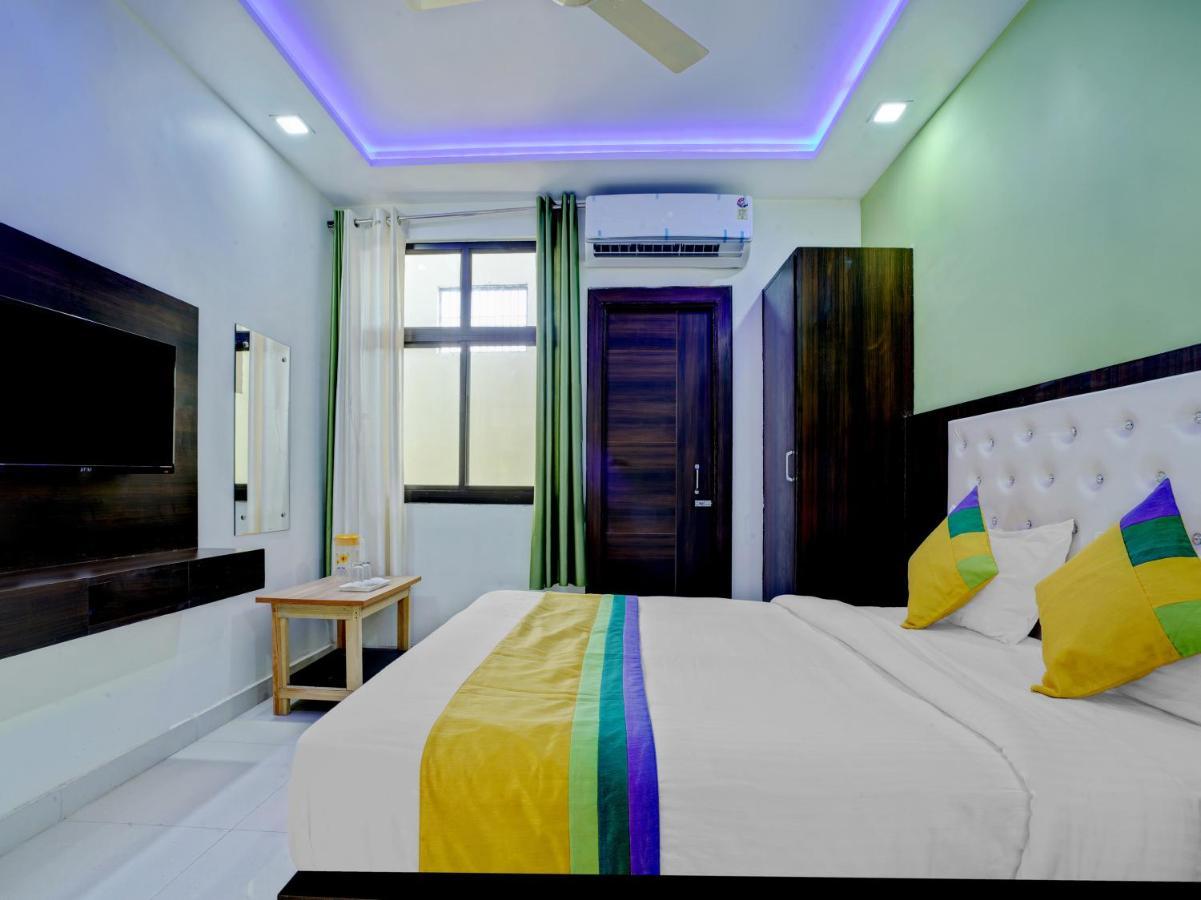 Hotel The Orient Tree, Agra アーグラ エクステリア 写真